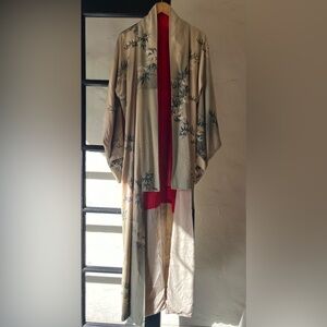 Lovely Vintage Silk Cream & Sage Green Bamboo Leaf Print Kimono